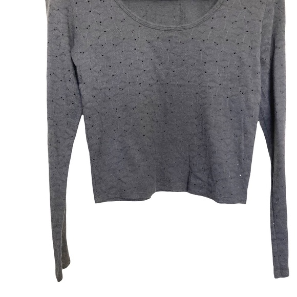 ❌SOLD❌MED•SOFT & SEXY AEO•GREY CROP TOP W HOLES• - Picture 2 of 4